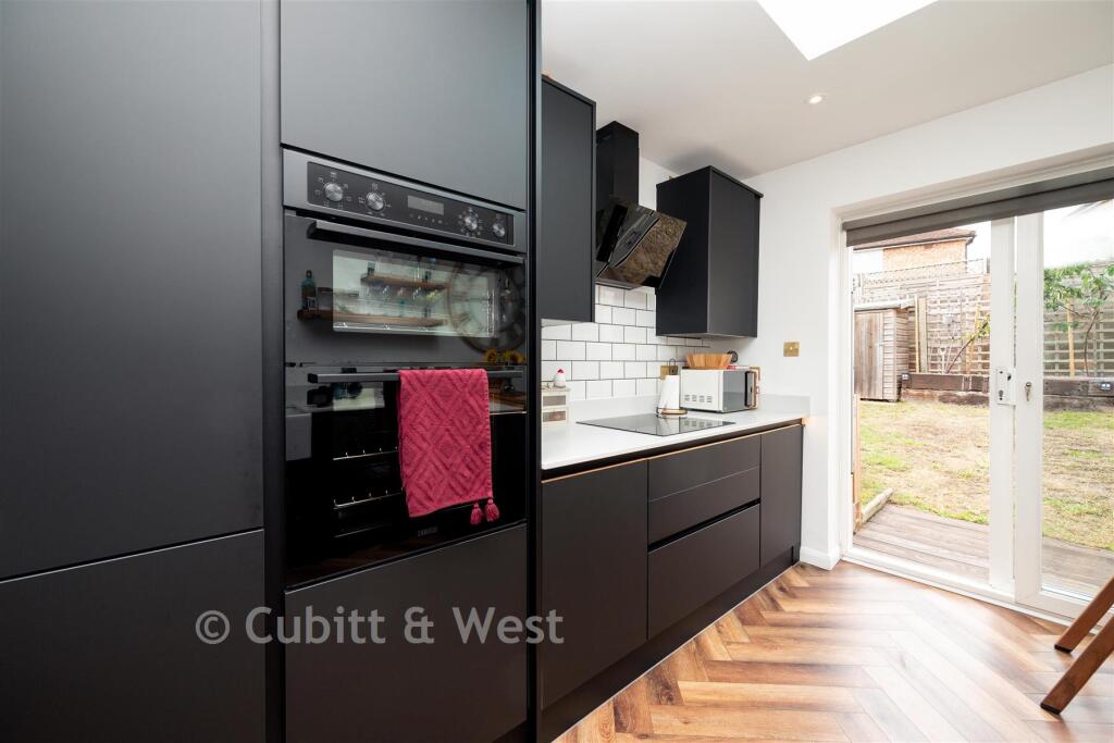House in Mole Valley, Dorking - More