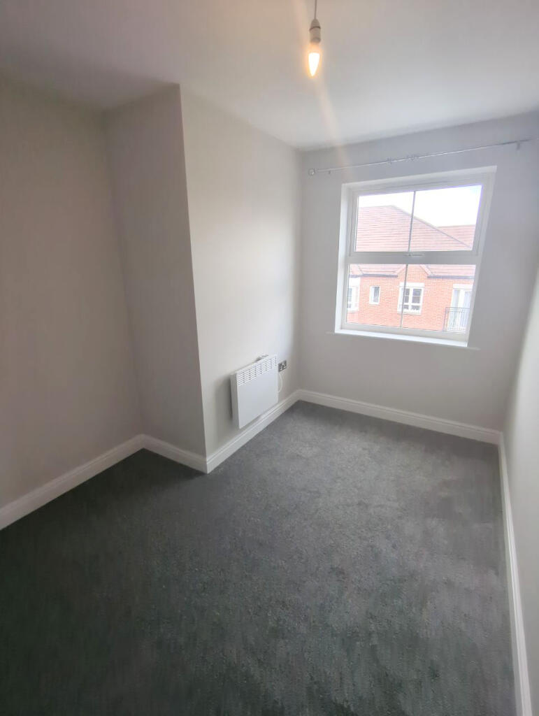 Apartment in Lincoln, Lincolnshire - View 5