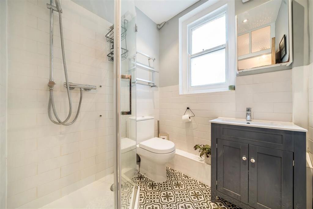 Apartment in London - More