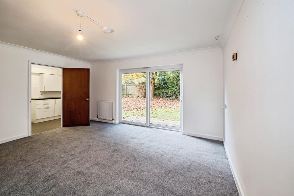 Coulson Way, Burnham, Slough photo 3