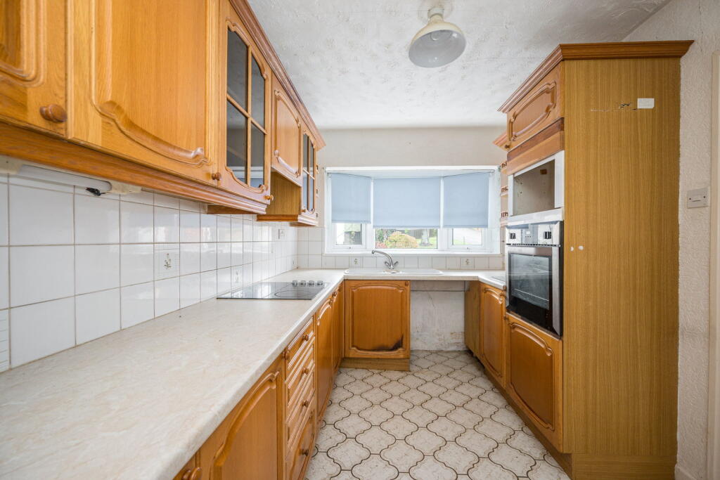 House in Newport - More