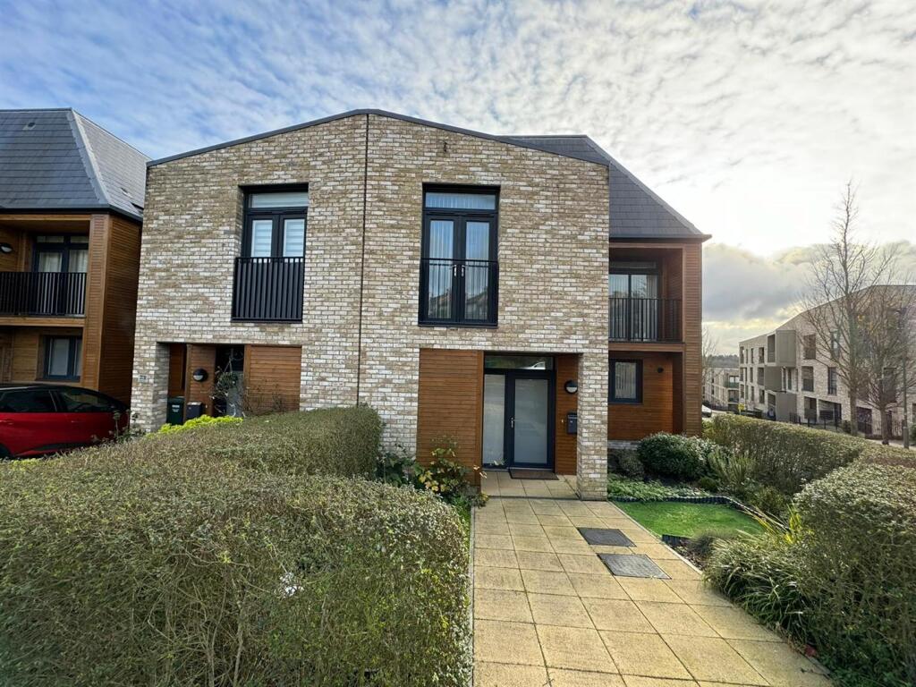Main image of property: Mays Lane, Barnet