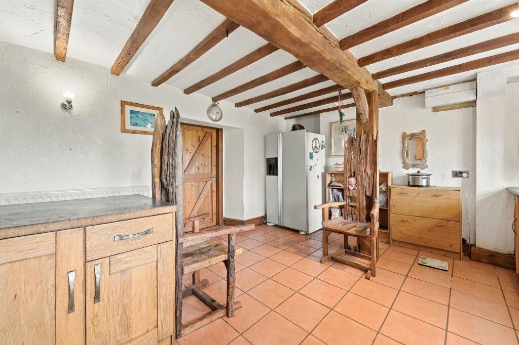 House in Worcester - View 5