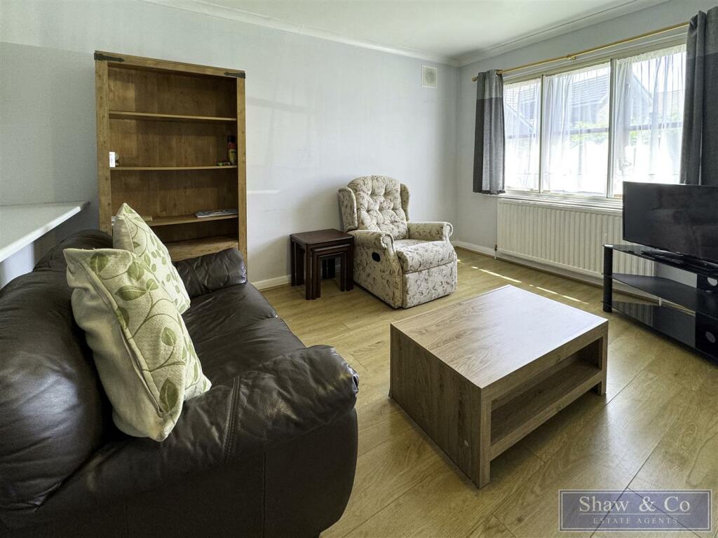 Lanigan Drive, Hounslow photo 3