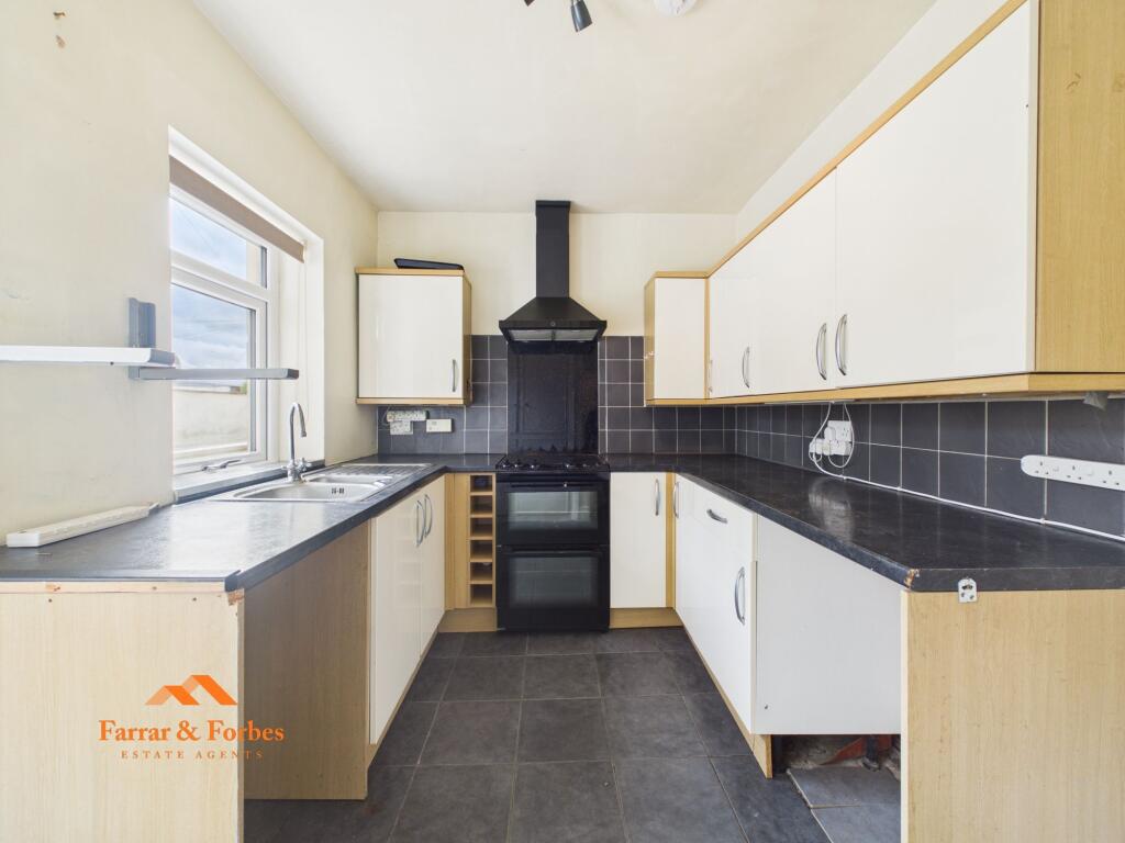 Regent Avenue, Colne, BB8 - View 6