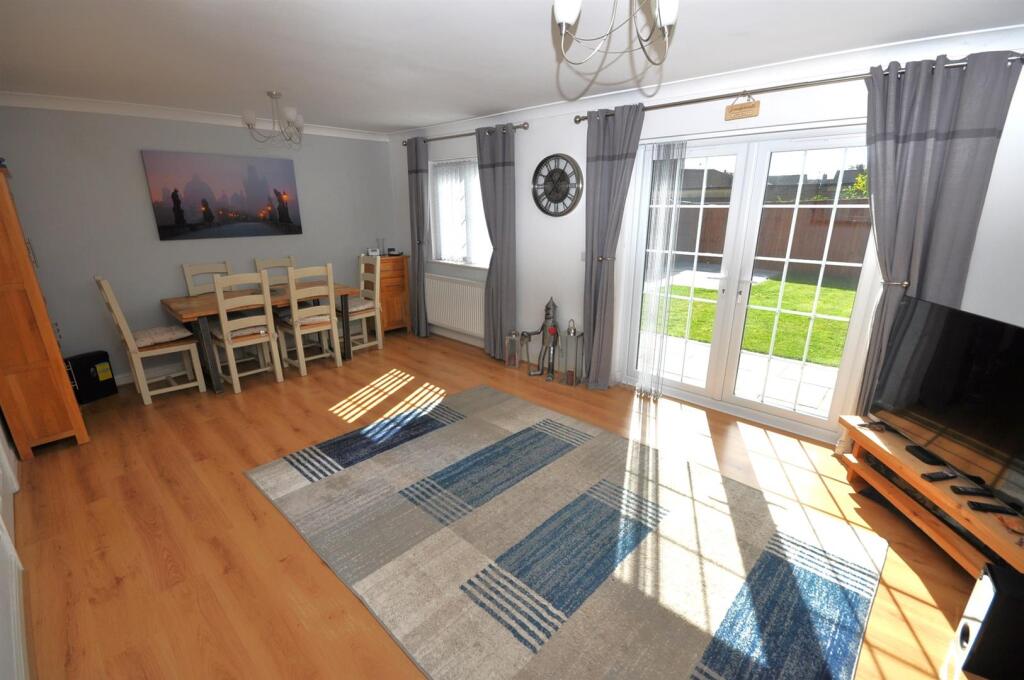 House in Doncaster, Thorne - View 5