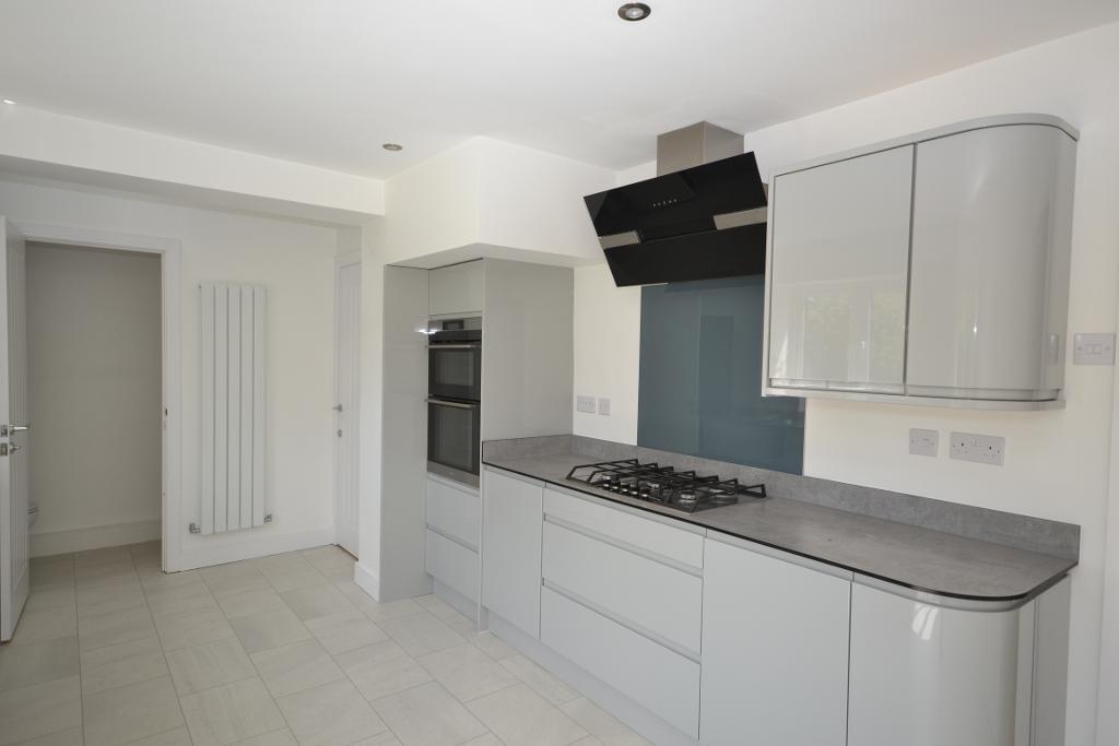 Burholme, Emerson Valley, Milton Keynes, Buckinghamshire, MK4 2LA photo 4
