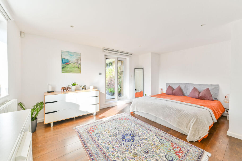 Apartment in London, City of Westminster - View 4