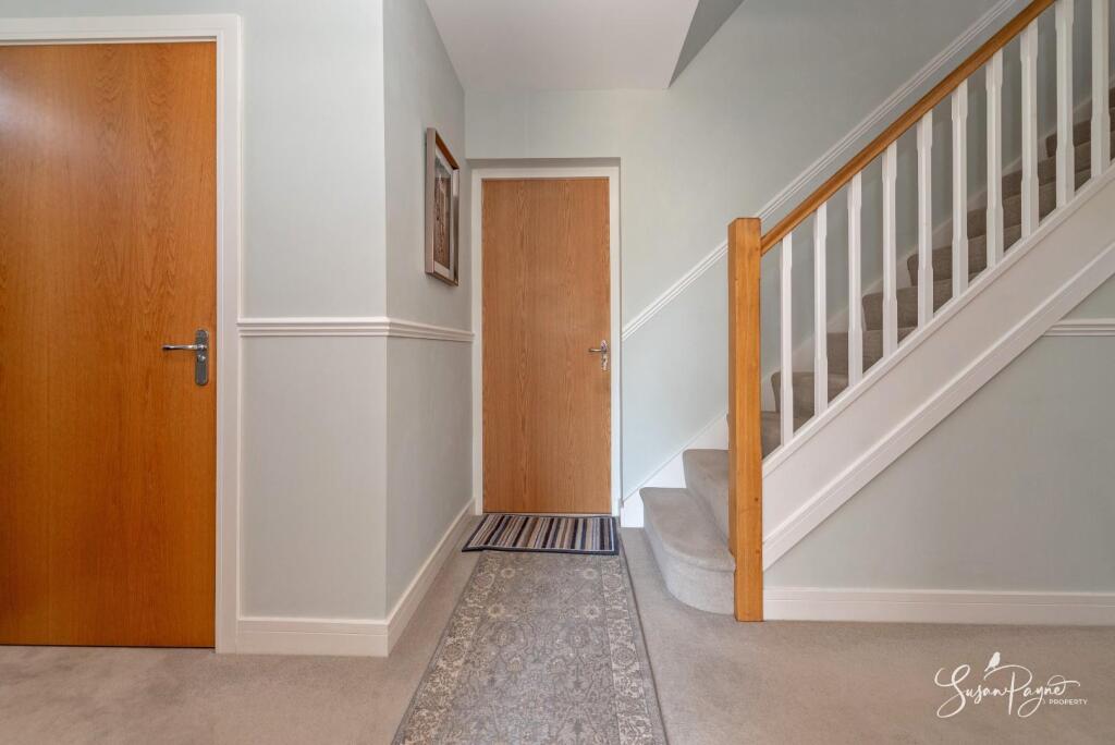 Keats Vale, Gatcombe Manor - View 6