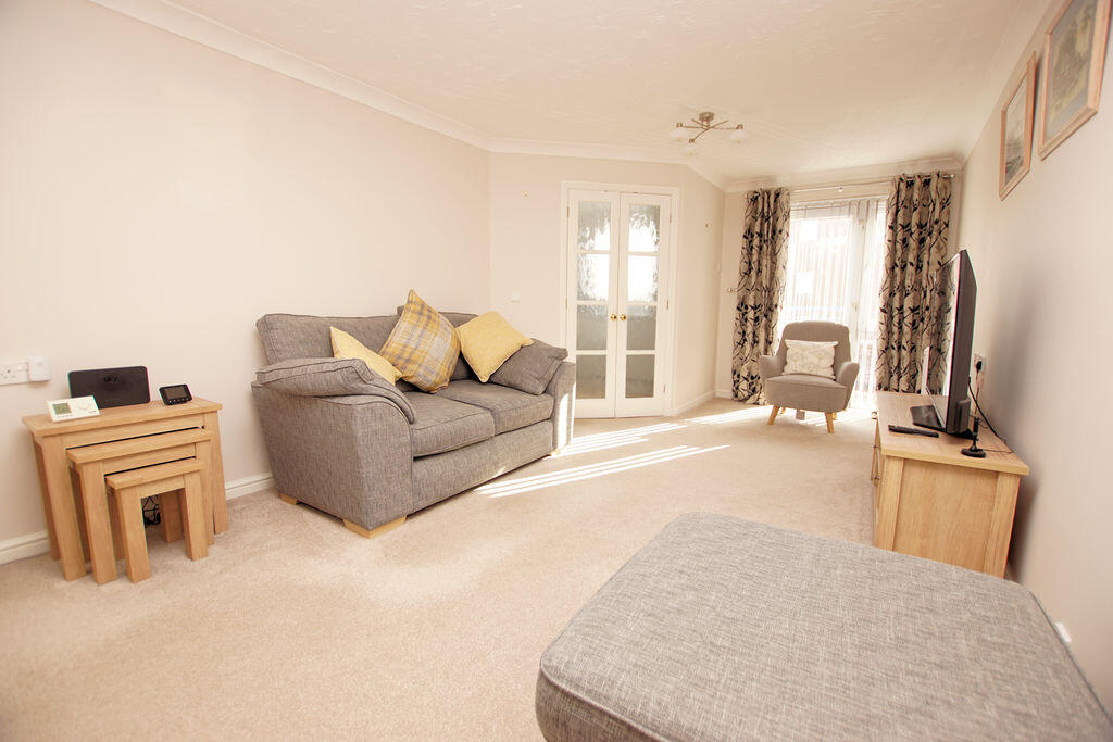 Robinson Court, Lee-On-The-Solent, PO13 photo 2