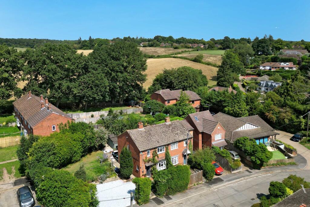 2-bed semi-detached on Gomms Wood Close, Forty Green, Beaconsfield, Buckinghamshire, HP9, £535,000