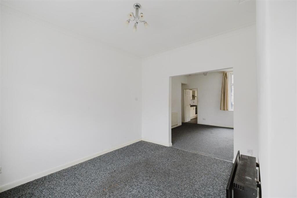 House in Grimsby, West Marsh - More