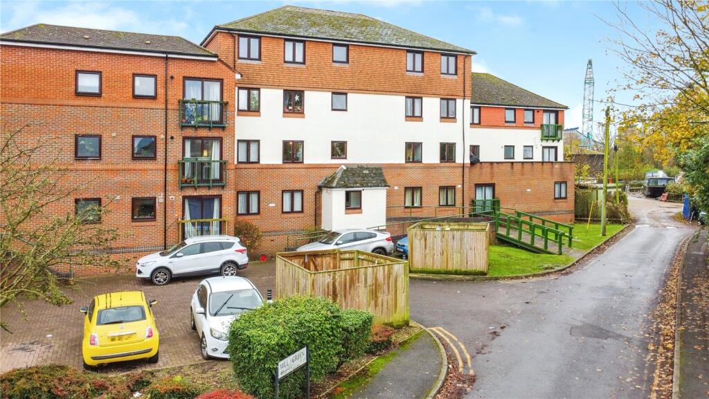 Main image of property: The Causeway, Caversham, Reading, Berkshire, RG4