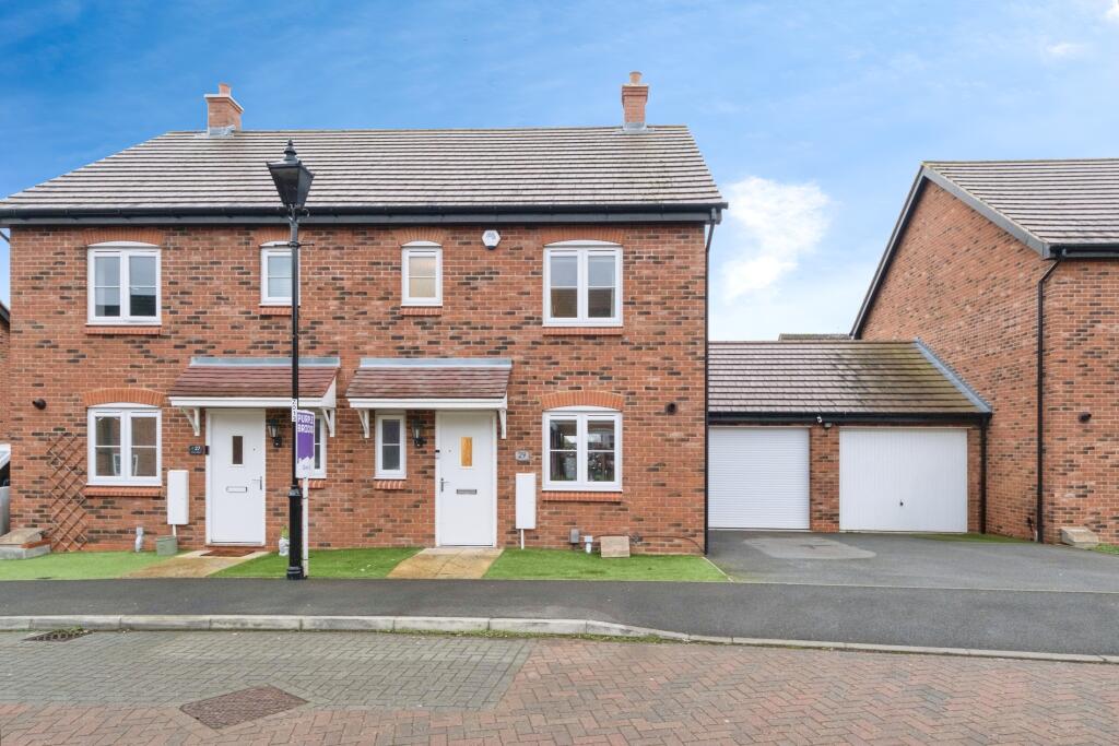 3-bed semi-detached on Roseberry Avenue, Wootton, Bedford, MK43, £375,000
