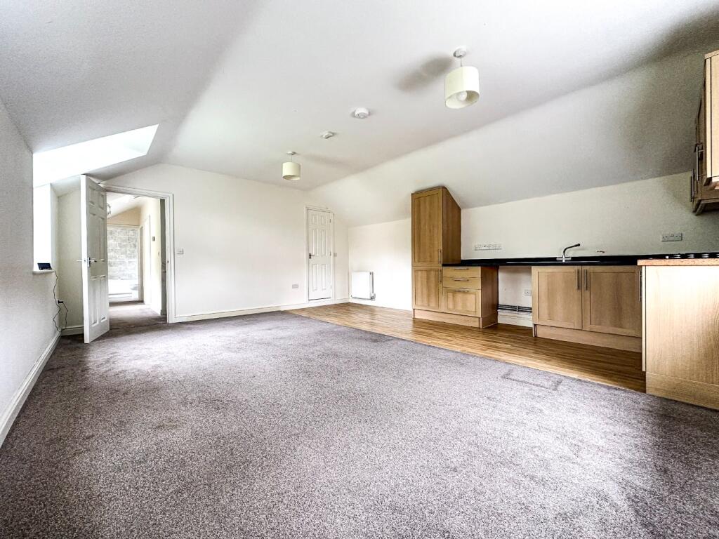 House in Bridgwater, Eastover, Somerset - More