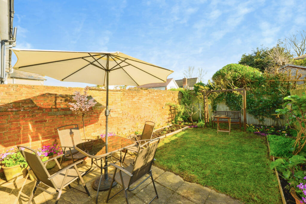 Main image of property: Highlands Mews, Highlands Road, Leatherhead, Surrey, KT22