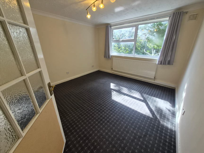 Apartment in Luton, Hart Hill - More