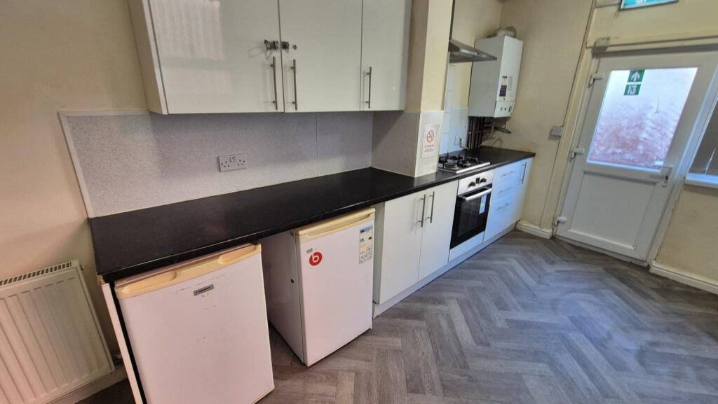 4 bedroom terraced house for rent