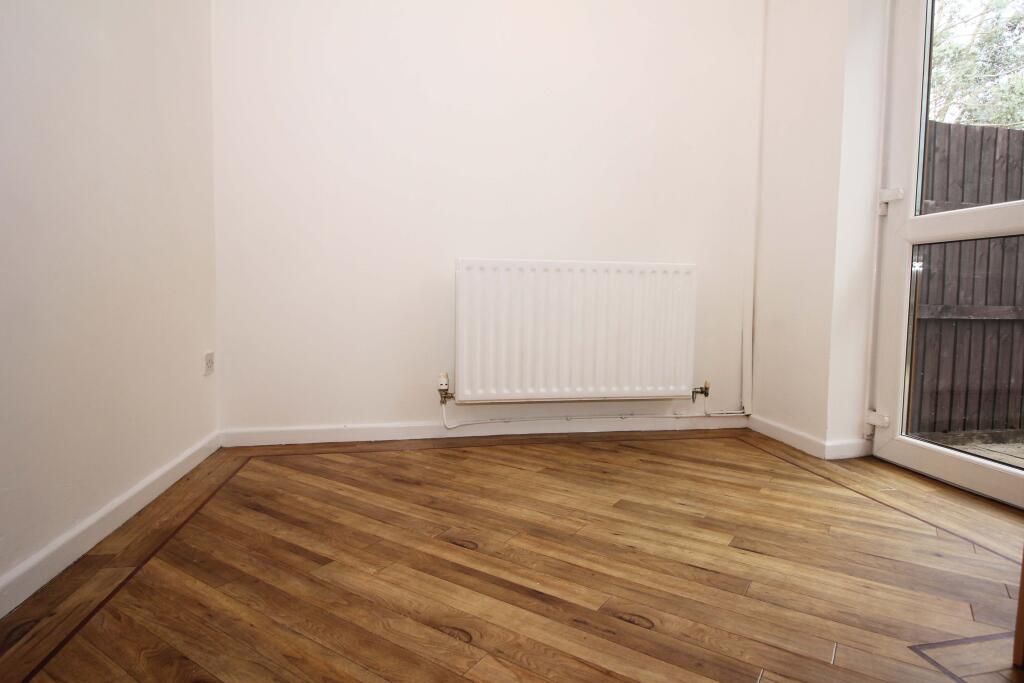 House in Cardiff, Llantrisant - View 4