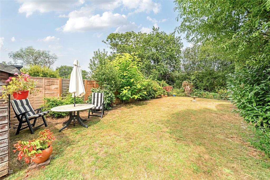 House in Guildford, Send - View 3