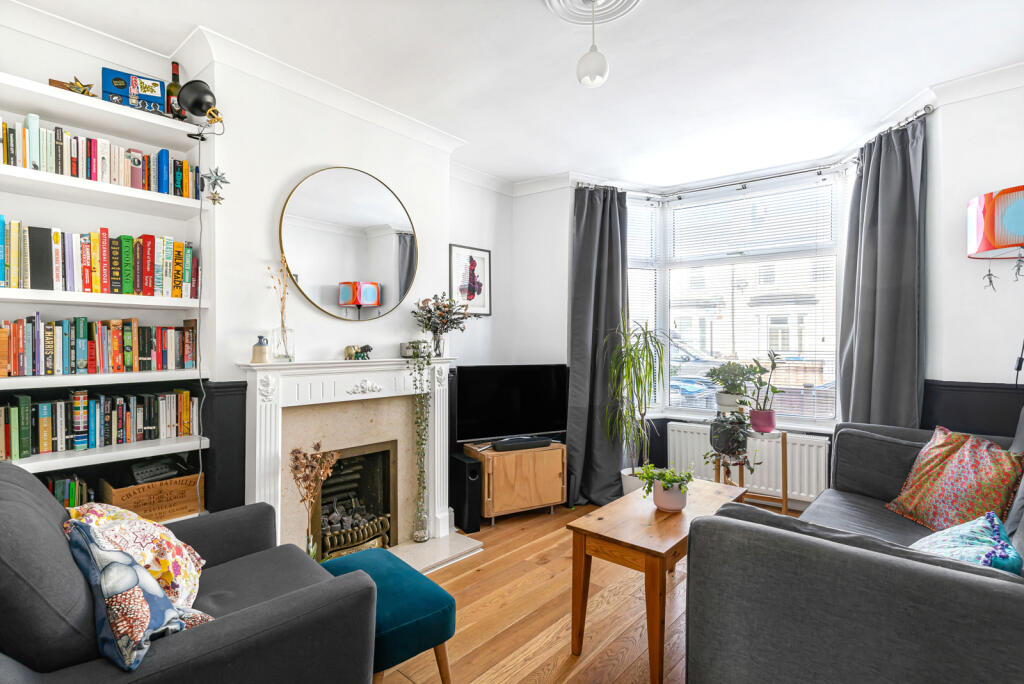 Main image of property: Pawsons Road, Croydon, CR0