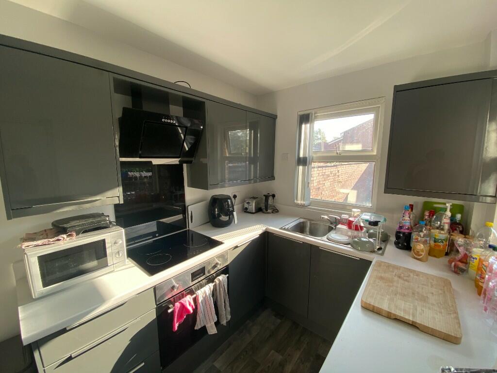 Main image of property: *STUDENT ONLY* Davenport Avenue - £175 per person per week - All Inclusive Bills!