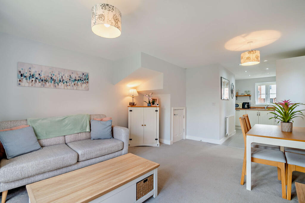 3-bed semi-detached on Aire View, Castleford, West Yorkshire, £267,500