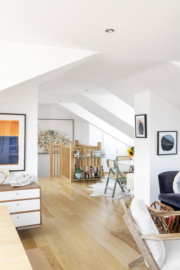 Apartment in London - More