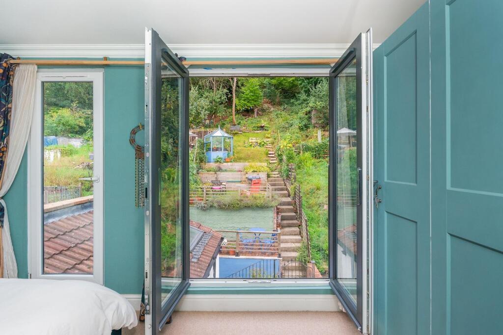 Main image of property: Bath Road, Arnos Vale