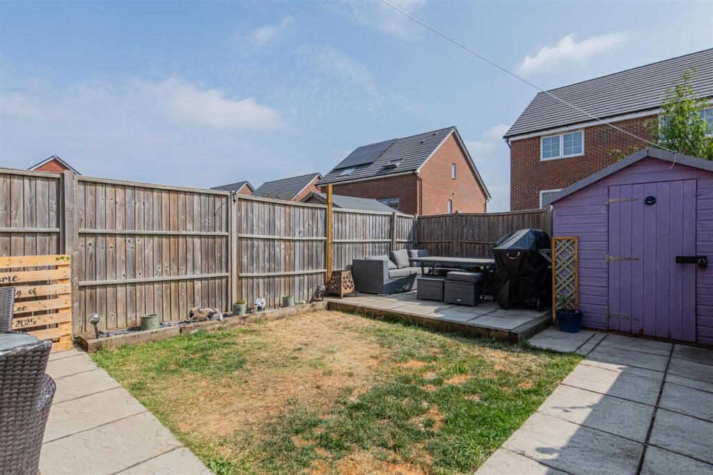 House in Kettering, Hanwood Park - View 5