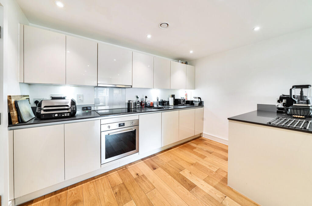 Allingham Road, London, SW4 photo 3
