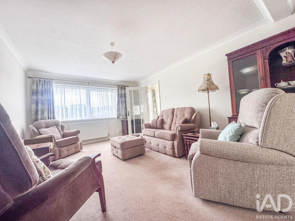 Leatfield Drive, Looseleigh, Plymouth, Devon, PL6 PERFECT FAMILY HOME photo 4
