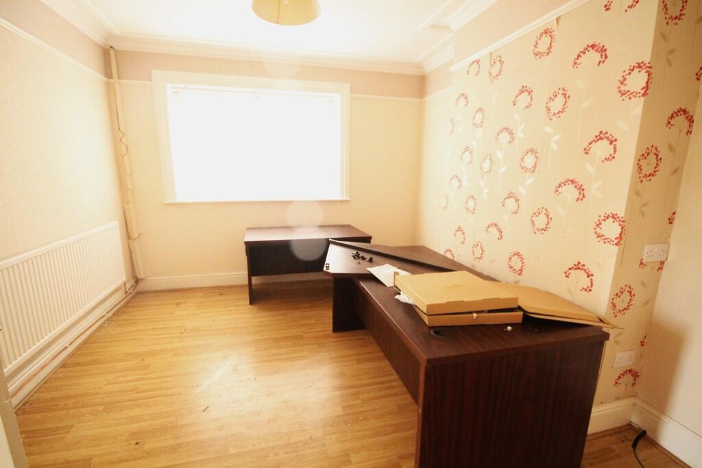 Victoria Road, MOLD photo 3