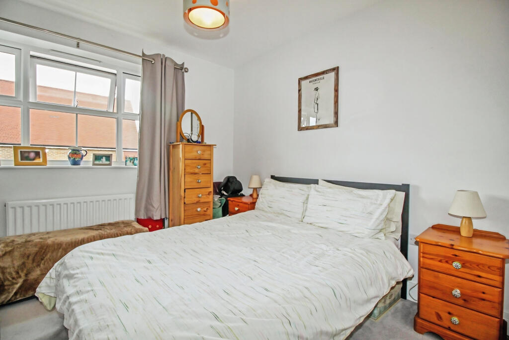 House in Horsham, Highwood - View 5