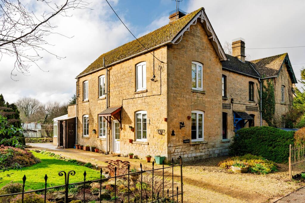 Main image of property: Newtown, Little Compton, GL56