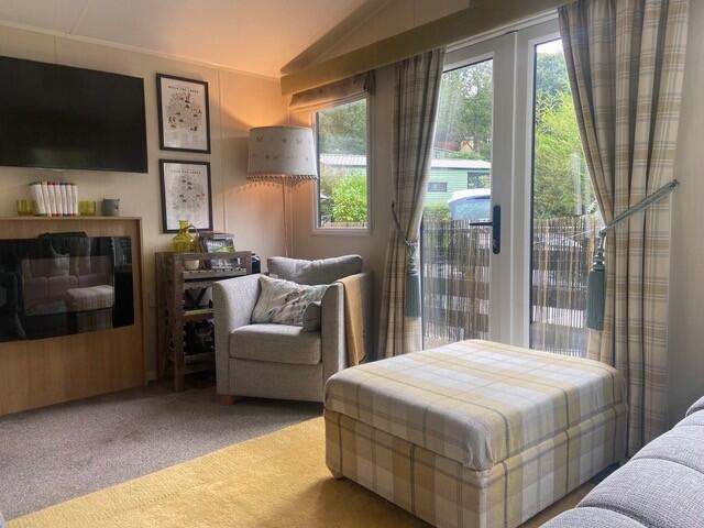 Willerby Peppy Caravan (Pre-owned, 2017), Newby Bridge Caravan Park, Canny Hill, Newby Bridge, Cumbria, LA12 8NF photo 3