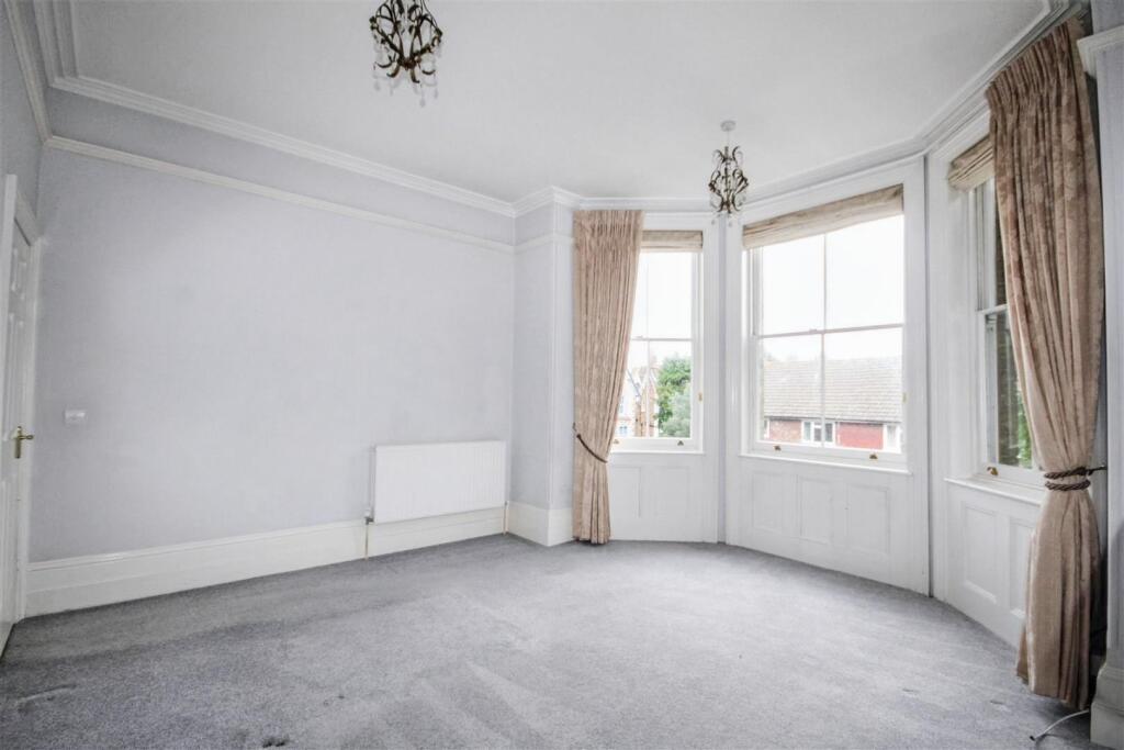 Apartment in Guildford, Surrey - View 4