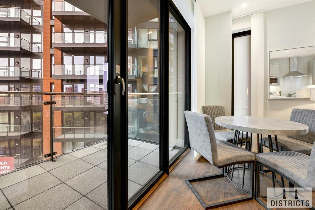 Apartment in London, Blackwall - More