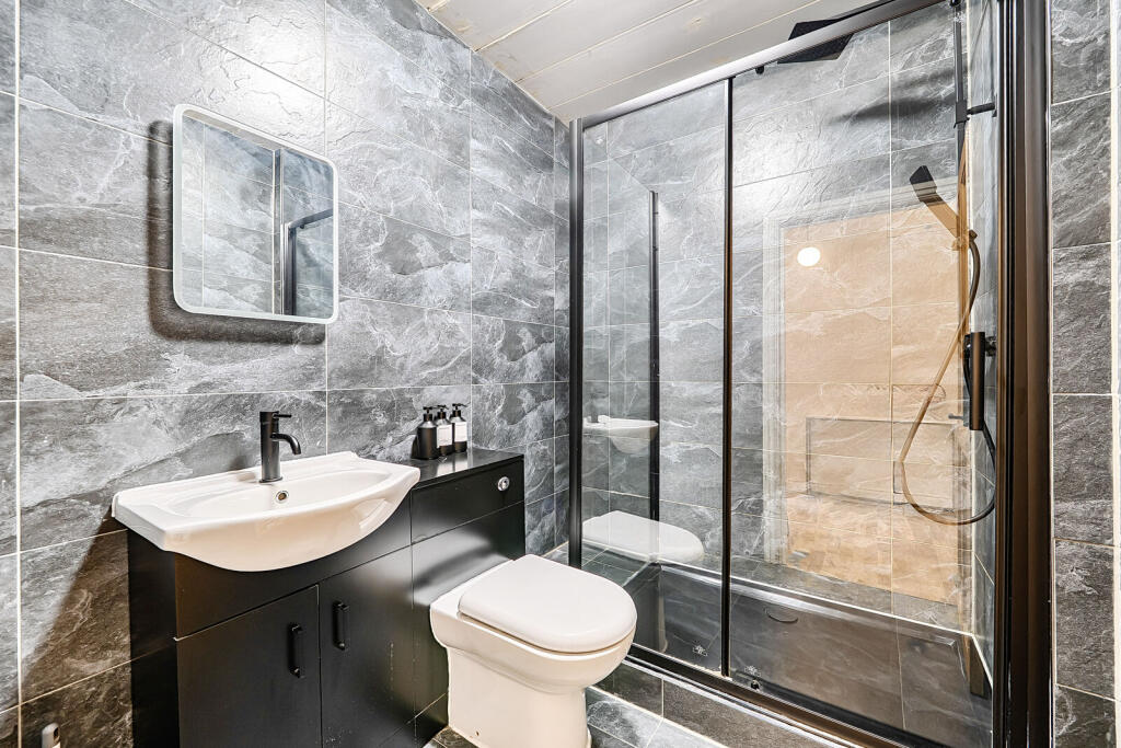 Apartment in London - View 5
