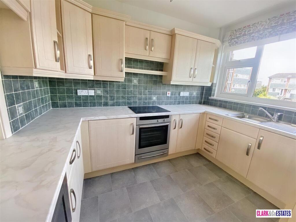 Apartment in Exeter, Devon - View 2