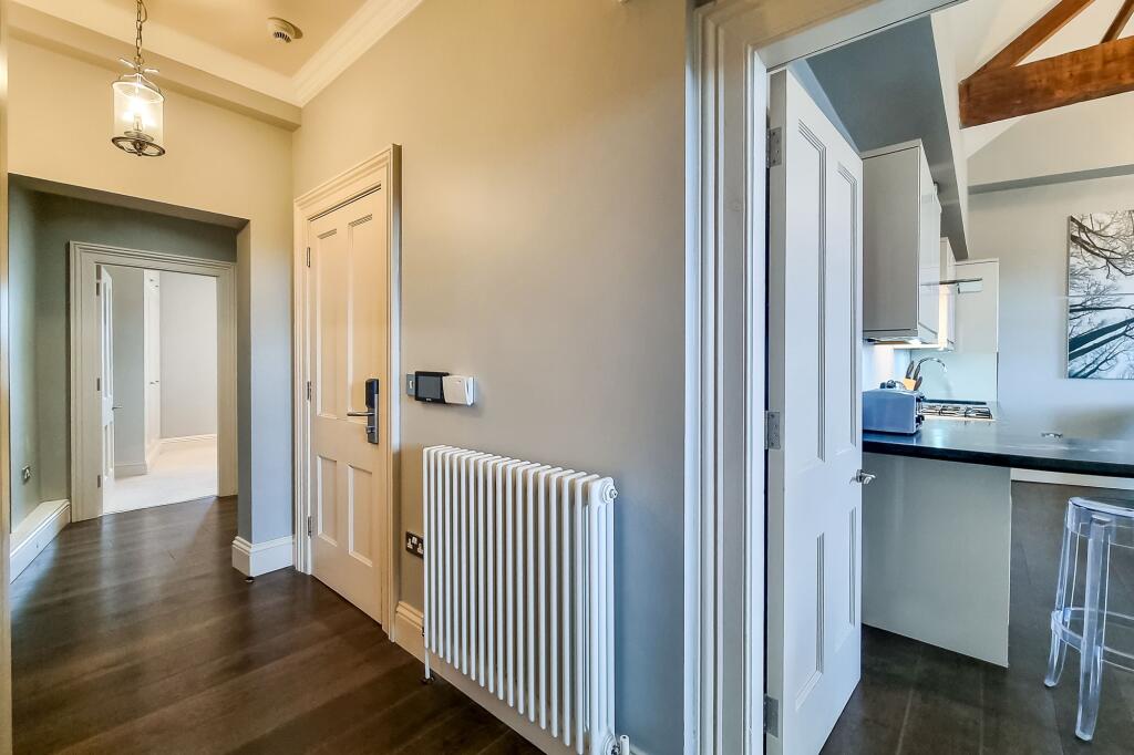 Apartment in Harrogate, Low Harrogate - View 5