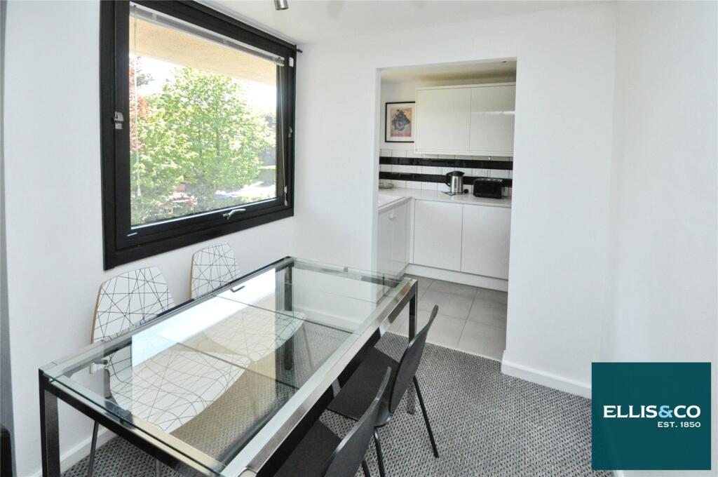 Apartment in London - View 3