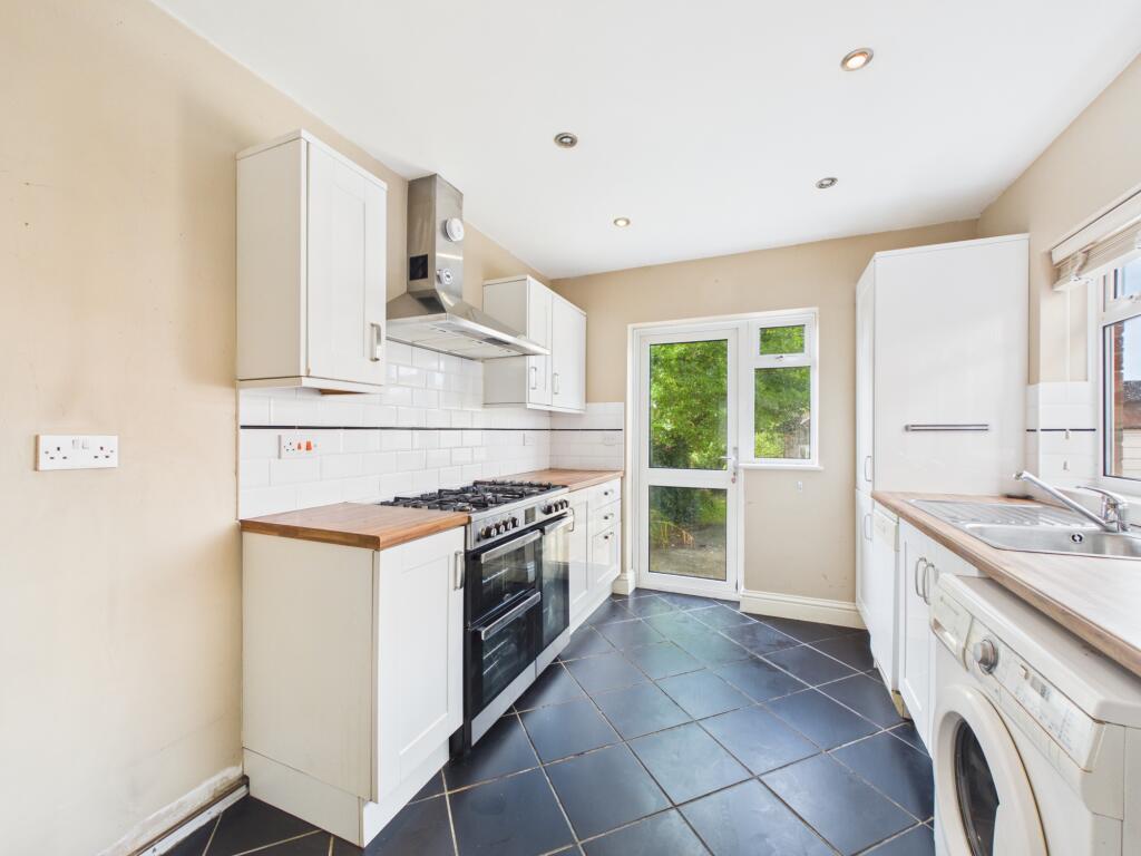 House in Horsham, West Sussex - More