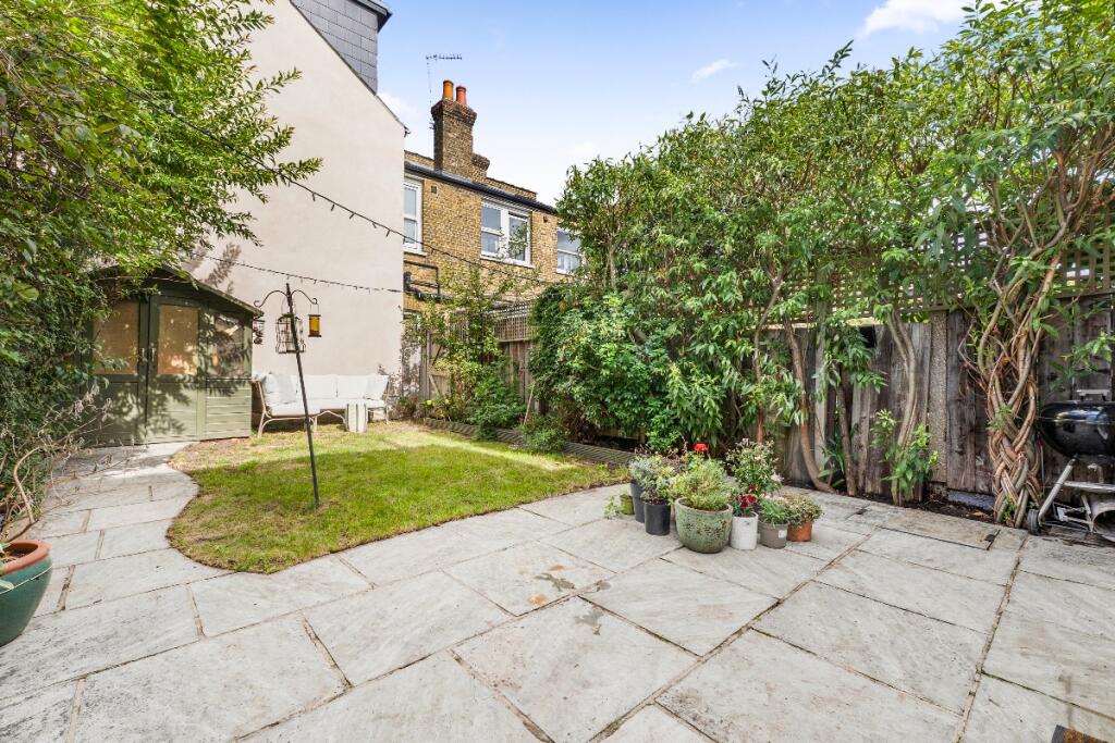 House in London, East Sheen - More