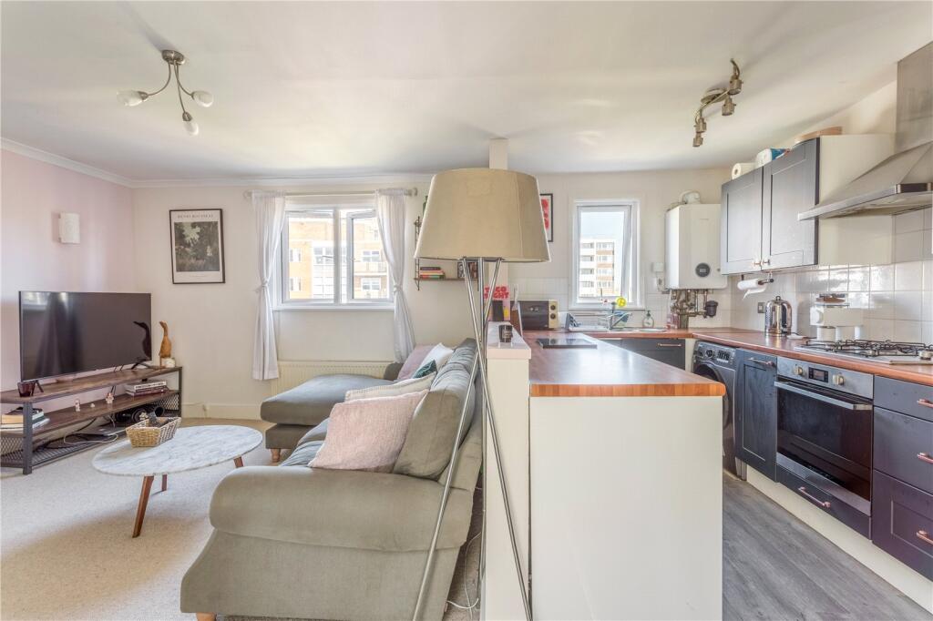 Apartment in Brighton - View 4
