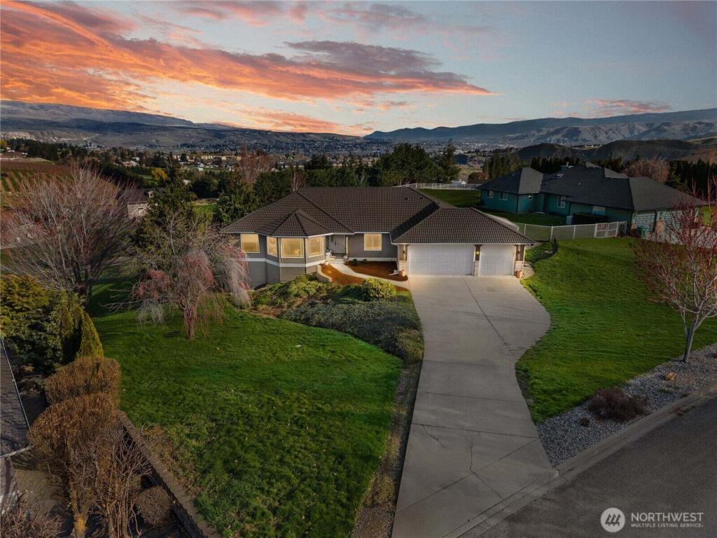 Main image of property: Washington, Chelan County, Wenatchee
