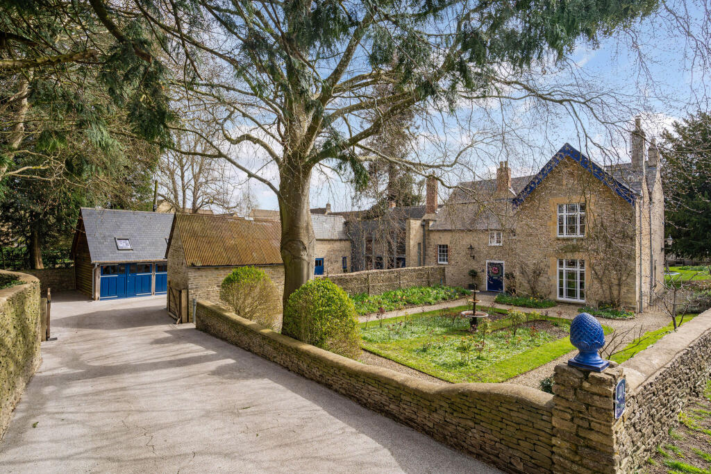 Main image of property: Gloucester Road, Cirencester, GL7