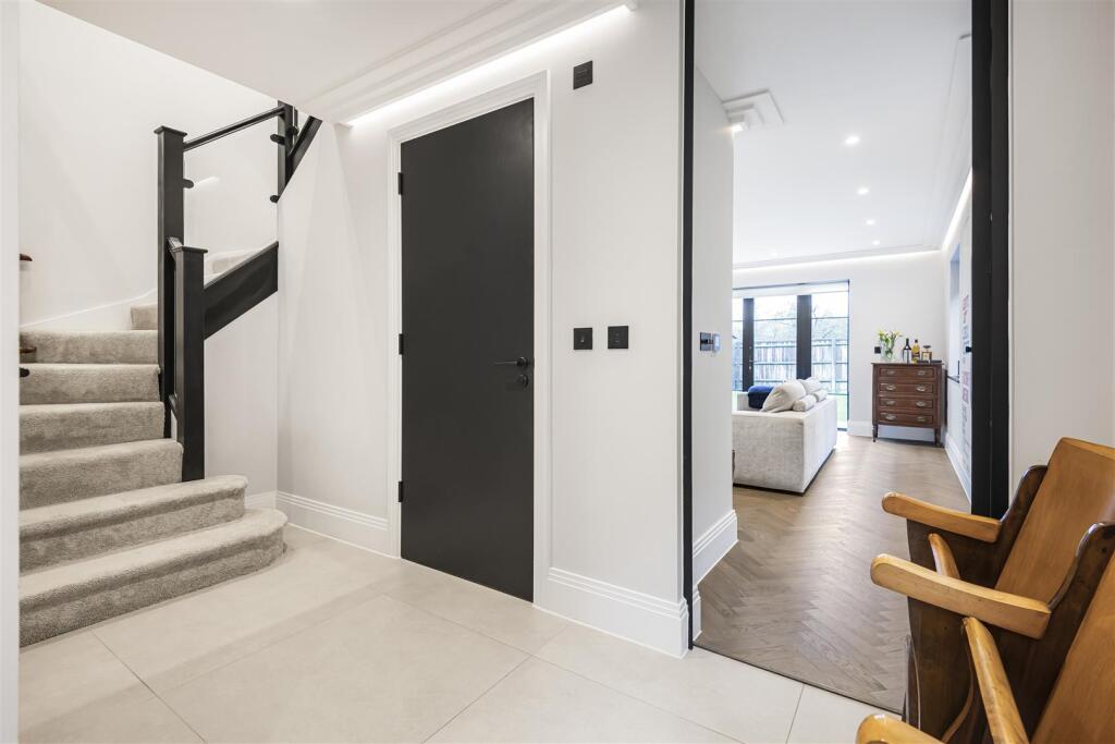 House in Watford - View 3