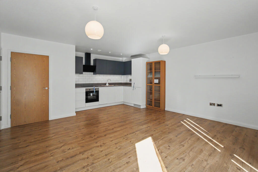 Apartment in Guildford - View 5