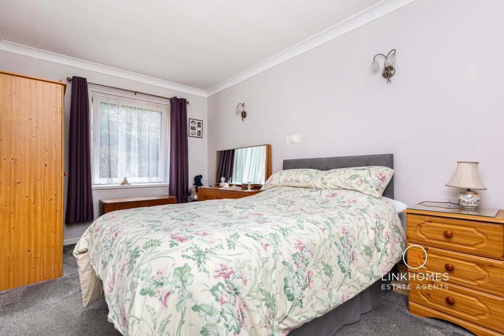 Wentworth Drive, Broadstone, BH18 photo 5